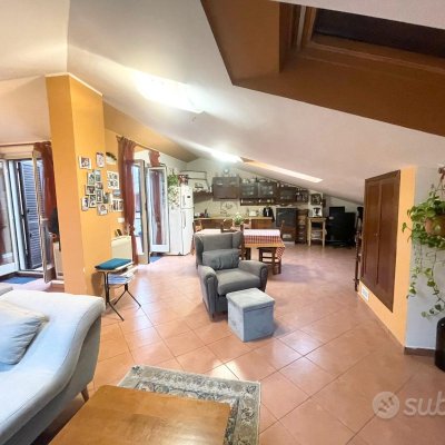 Acireale, appartamento + mansarda e garage doppio