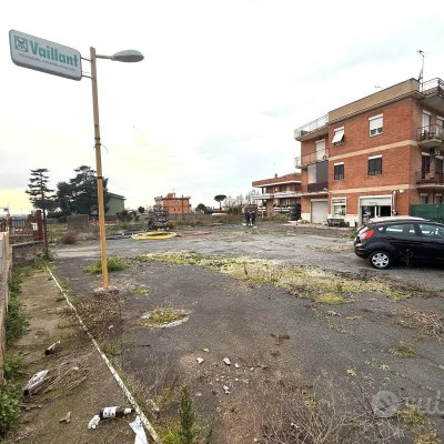 Casal del marmo - Negozio con corte esclusiva
