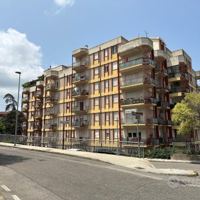 Spazioso tre letto in zona Tribunale