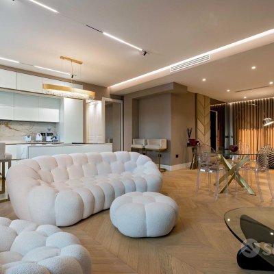 Cagliari Via Einaudi Trivano con box auto cantina