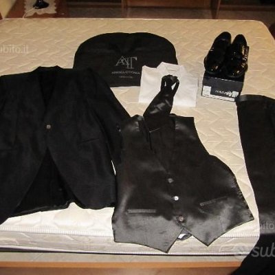 Vestito da cerimonia nuovo e completo di accessori