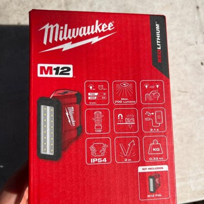 Faro led ruotabile a batteria 12V milwaukee